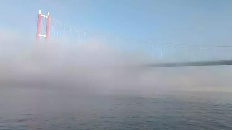 Çanakkale Boğazı’nda yoğun sis: Gemi geçişlerine kapatıldı